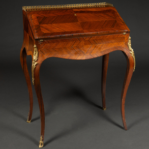 Secretaire Louis XV style in rosewood with gilded bronze applications of the nineteenth century.