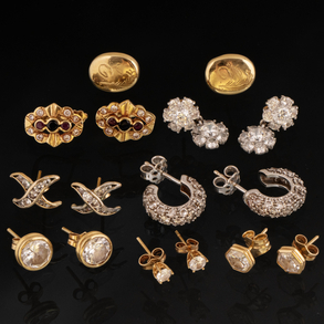 Miscelánea de pareja de pendientes en oro amarillo de 18 kt.