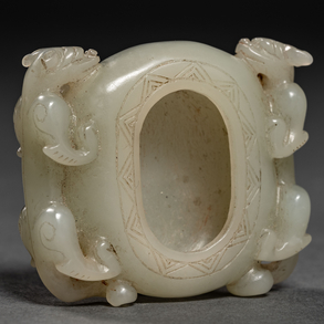 Tintero Chino en jade color verde tallado época Qing(1644-1912)