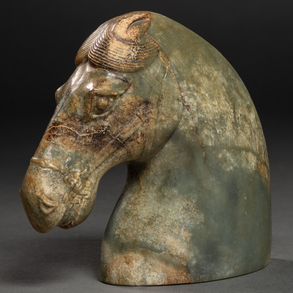 Cabeza de caballo chino tallado  en jade verde época Qing(1644-1912)