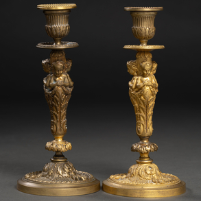 Pareja de candeleros en bronce dorado del siglo XIX.