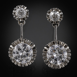 Elegante pareja de pendientes largos en oro amarillo y oro blanco de 18 kt