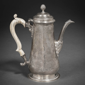 Tetera en plata inglesa punzonada del siglo XIX