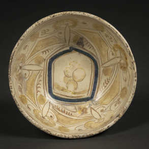 Escudilla en cerámica de manises de finales del siglo XV-XVI