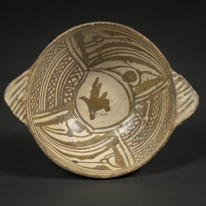 Escudilla de orejas en cerámica española de Manises de finales del siglo XV-XVI