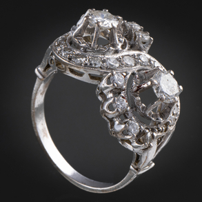 Sortija Tú y yo en oro blanco de 18kt con brillantes.