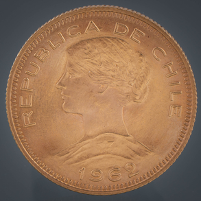 Moneda de cien pesos cóndores de la República de Chile en oro amarillo de 22 kt del año 1962.