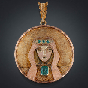 Colgante circular con figura femenina en oro amarillo de 14 kt