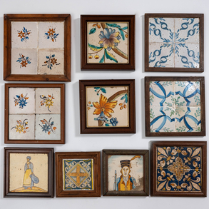 Conjunto de diez paneles con azulejos en cerámica valenciana del siglo XIX