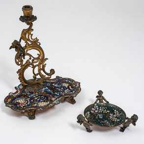 Conjunto de escribanía con candelero y centro en bronce dorado y esmalte cloisoné Napoleón III, Francia, finales del siglo XIX(1870-80)