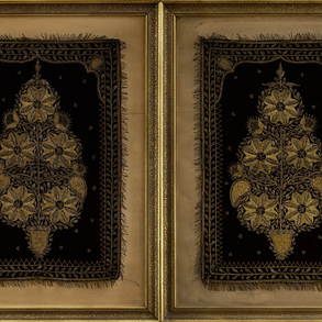 Conjunto de dos sedas bordadas y terciopelo del siglo XIX