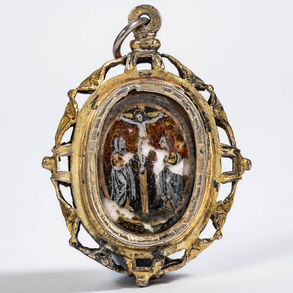 Relicario lombardo de la segunda mitad del siglo XVI en plata dorada y plata de su color con ambos lados  con trabajo de 