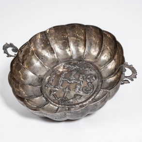 Gran Bernegal en plata española punzonada del siglo XVIII. C. 1759